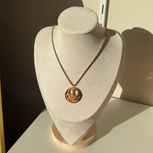 Hi Smiley necklace